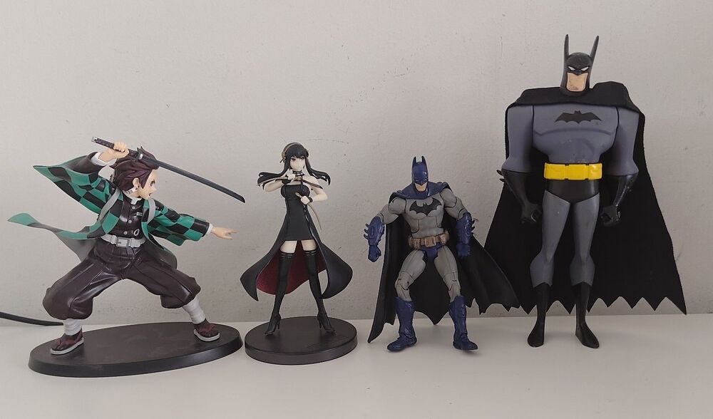 Action Figures - Batman 10'' - Mattel DC 7'' - Demon Slayer Kimetsu - Yor Forger